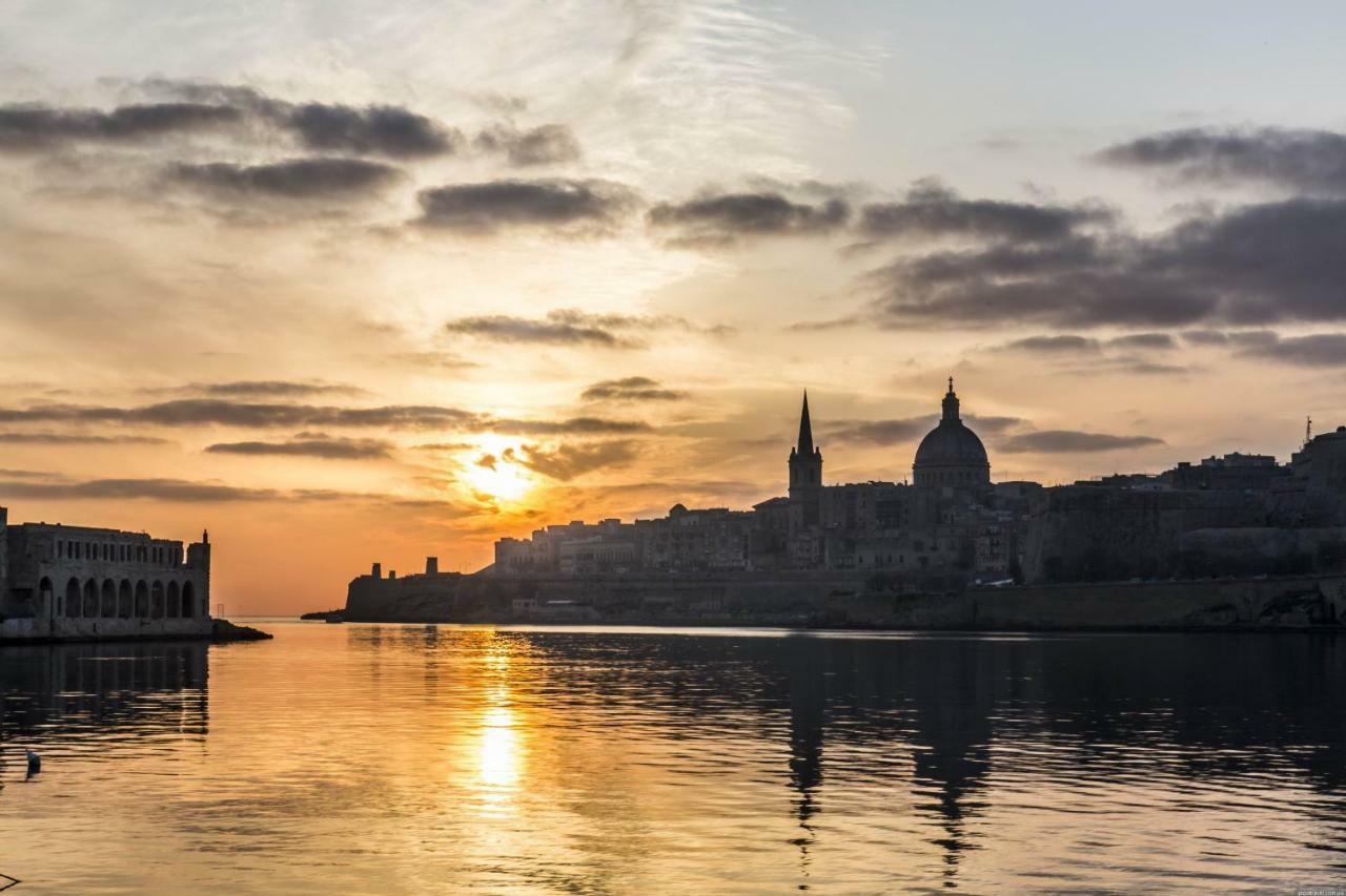Contemporary, Luxury Apartment With Valletta And Harbour Views Sliema Luaran gambar